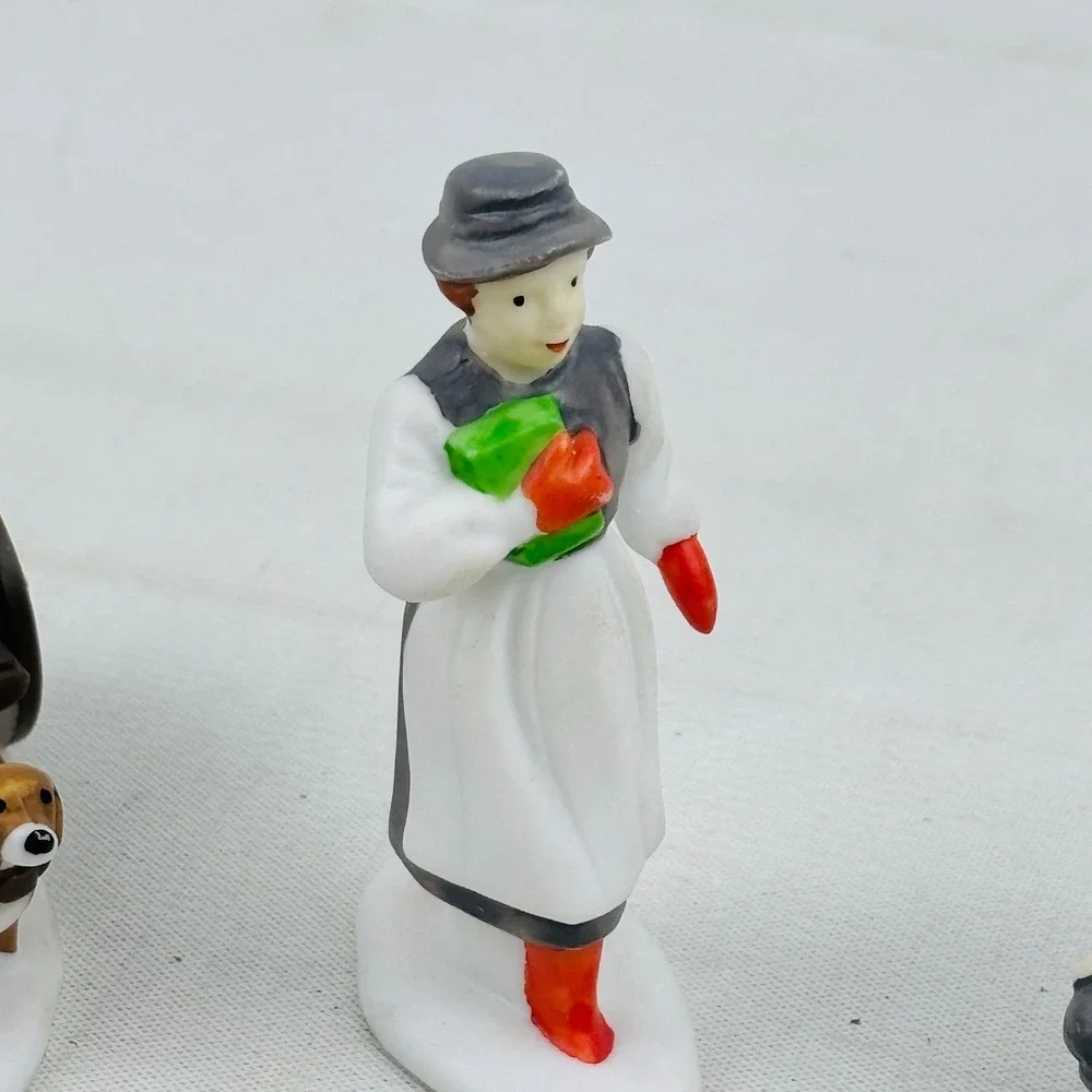 Department 56 Alpine Villagers 3 Piece Village Accessory Set Man Woman Dog 65420